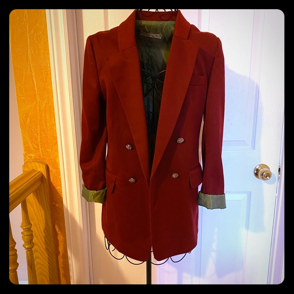 BURGUNDY BLAZER